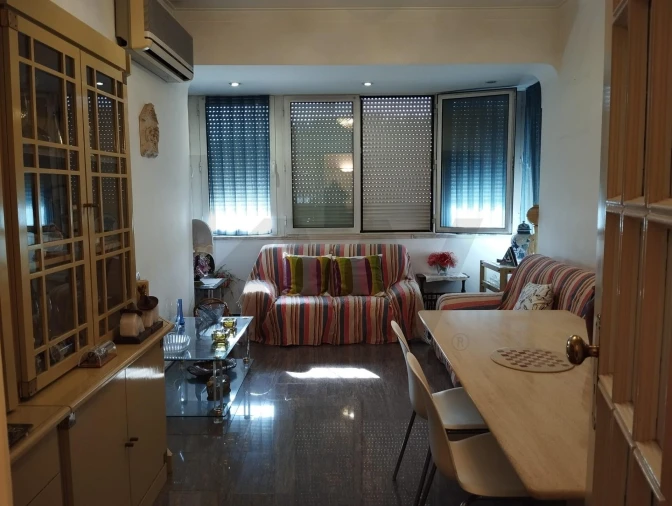 Apartamento T3 para Arrendamento em São Domingos de Benfica Foto 2