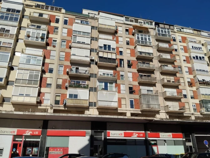 Apartamento T3 para Arrendamento em São Domingos de Benfica