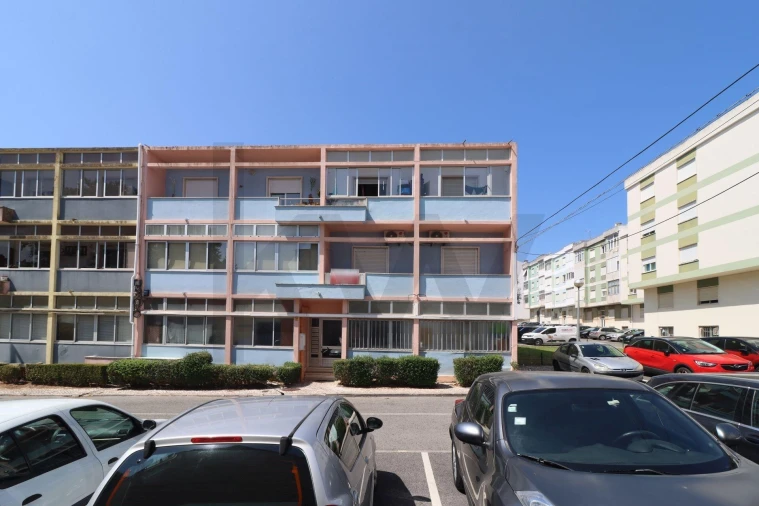 Apartamento T2 para Venda em Agualva e Mira-Sintra Foto 33