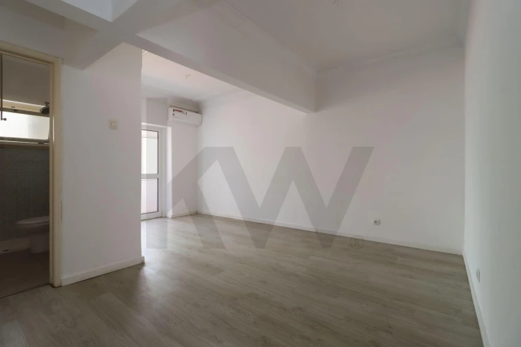 Apartamento T2 para Venda em Agualva e Mira-Sintra Foto 3