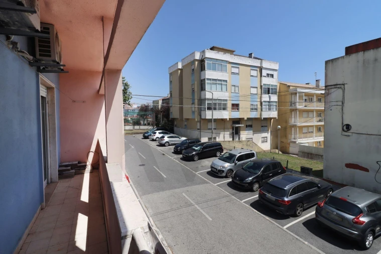 Apartamento T2 para Venda em Agualva e Mira-Sintra Foto 15