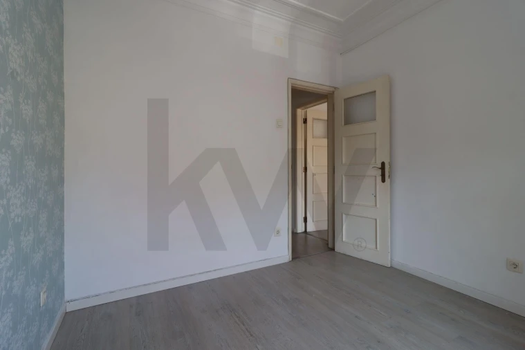 Apartamento T2 para Venda em Agualva e Mira-Sintra Foto 13