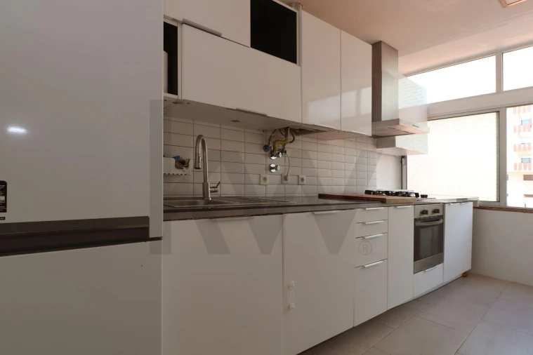 Apartamento T2 para Venda em Agualva e Mira-Sintra Foto 19