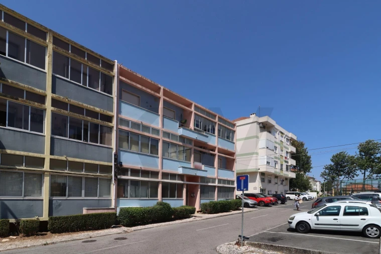 Apartamento T2 para Venda em Agualva e Mira-Sintra Foto 34