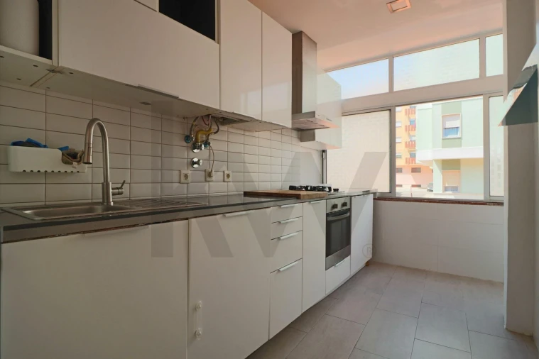 Apartamento T2 para Venda em Agualva e Mira-Sintra Foto 21