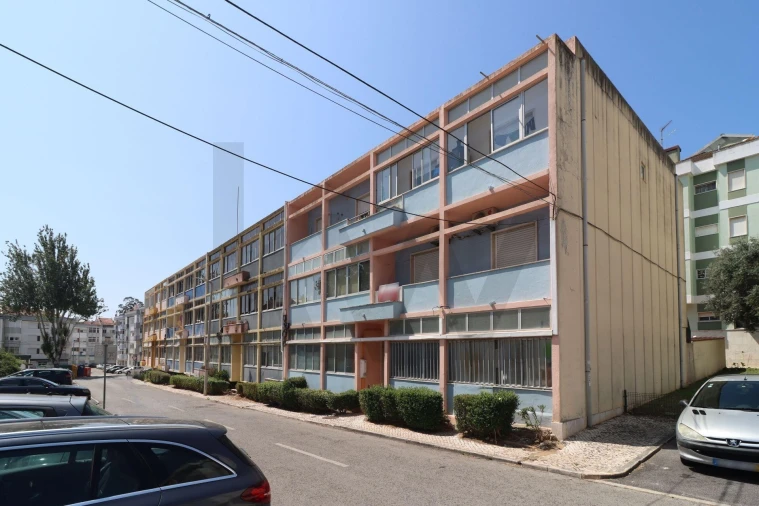 Apartamento T2 para Venda em Agualva e Mira-Sintra Foto 35