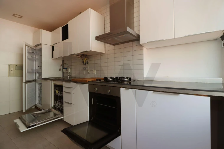 Apartamento T2 para Venda em Agualva e Mira-Sintra Foto 22