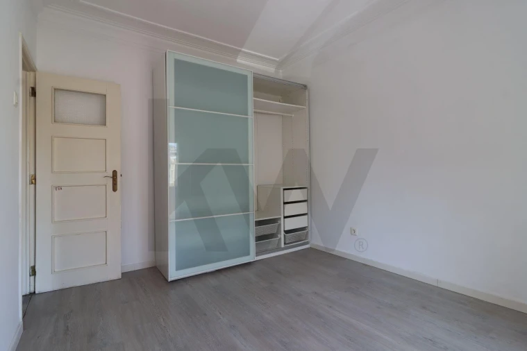 Apartamento T2 para Venda em Agualva e Mira-Sintra Foto 10