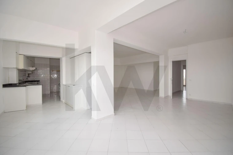 Apartamento T2 para Arrendamento em Algés, Linda-A-Velha e Cruz Quebrada-Dafundo Foto 12