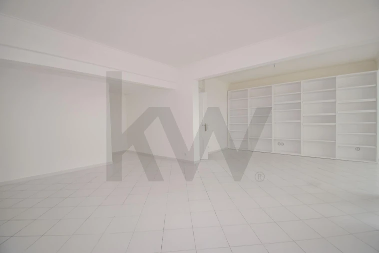 Apartamento T2 para Arrendamento em Algés, Linda-A-Velha e Cruz Quebrada-Dafundo Foto 3