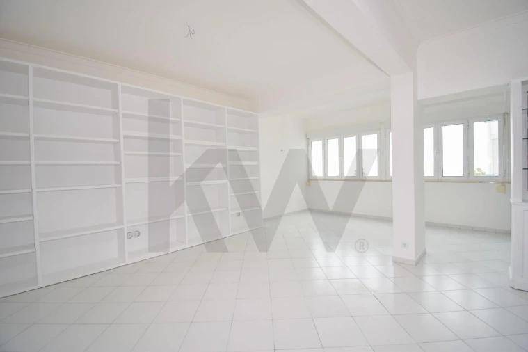 Apartamento T2 para Arrendamento em Algés, Linda-A-Velha e Cruz Quebrada-Dafundo