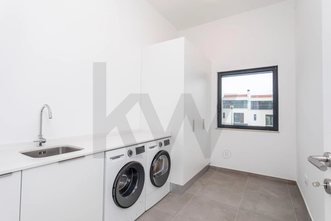 Moradia T3 para Venda em Loures Foto 55