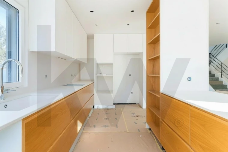 Moradia T4 para Venda em Alcabideche Foto 14