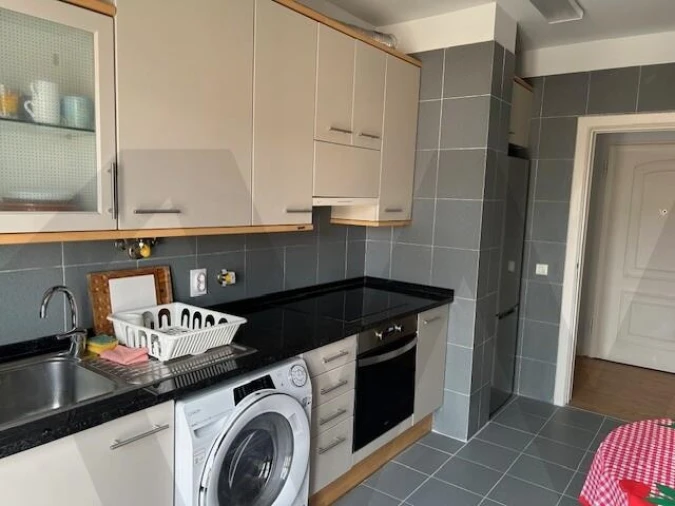 Apartamento T2 para Arrendamento em Misericórdia Foto 15