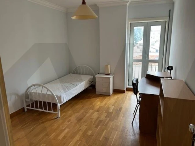 Apartamento T2 para Arrendamento em Misericórdia Foto 7