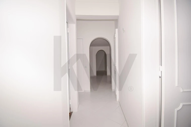 Apartamento T3 para Arrendamento em Algés, Linda-A-Velha e Cruz Quebrada-Dafundo Foto 6