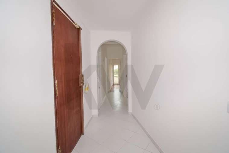 Apartamento T3 para Arrendamento em Algés, Linda-A-Velha e Cruz Quebrada-Dafundo Foto 2