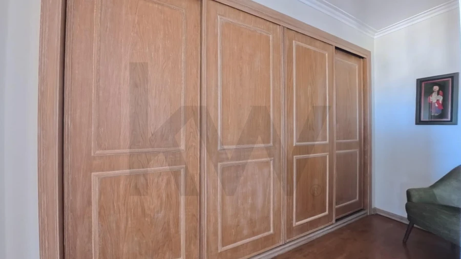 Apartamento T2 para Arrendamento em Campolide Foto 39