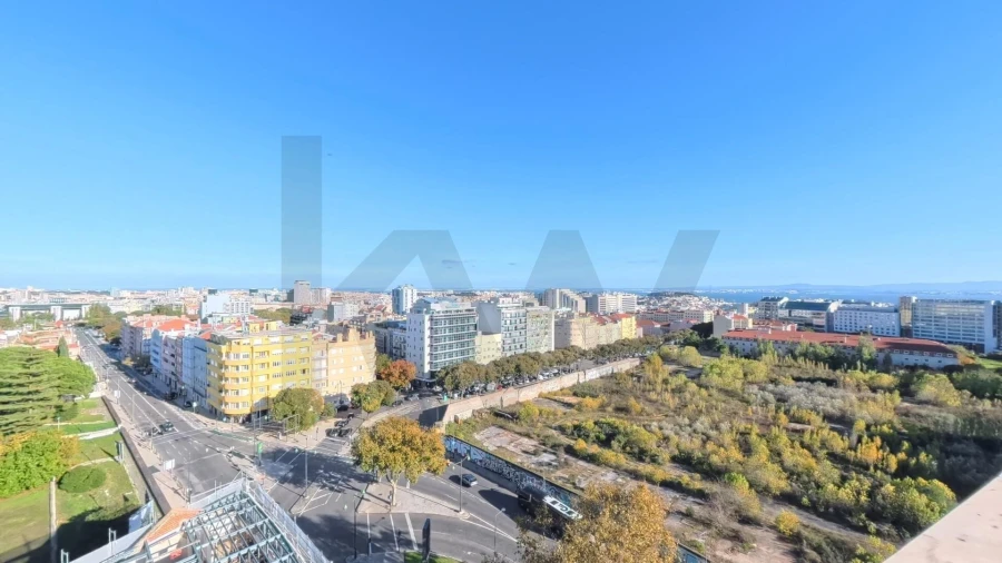 Apartamento T2 para Arrendamento em Campolide Foto 21