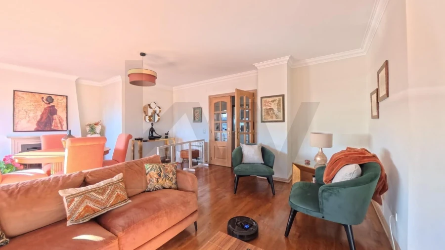 Apartamento T2 para Arrendamento em Campolide Foto 11