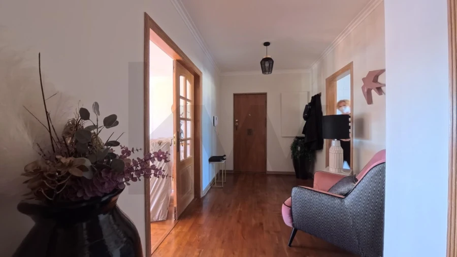Apartamento T2 para Arrendamento em Campolide Foto 7