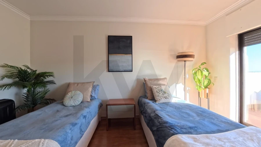 Apartamento T2 para Arrendamento em Campolide Foto 47