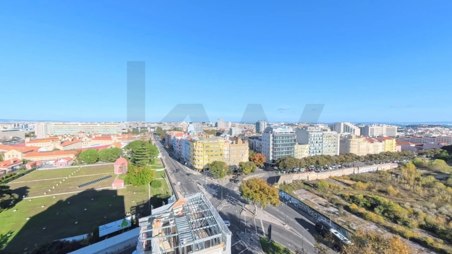 Apartamento T2 para Arrendamento em Campolide Foto 20