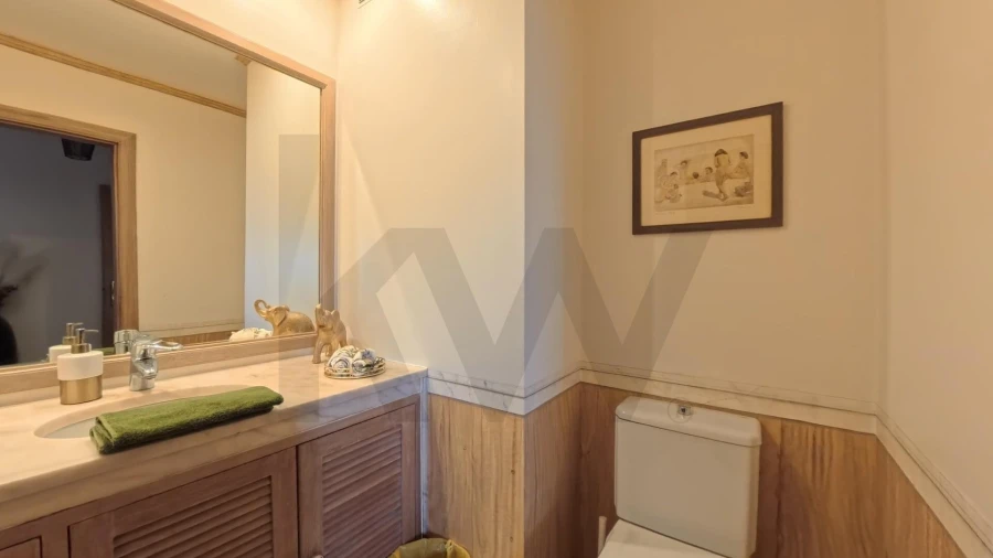 Apartamento T2 para Arrendamento em Campolide Foto 33