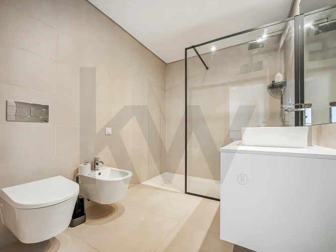 Apartamento T4 para Venda em Corroios Foto 14