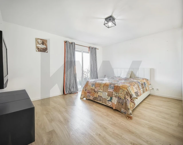 Apartamento T4 para Venda em Corroios Foto 9