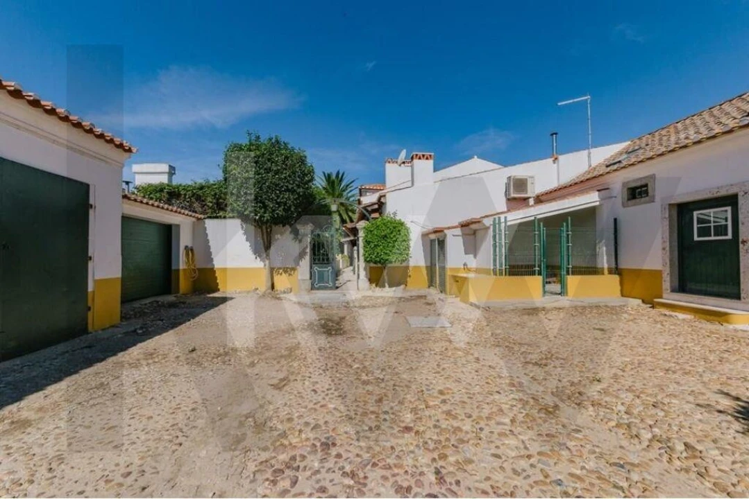 Moradia T9 para Venda em Benavente Foto 53