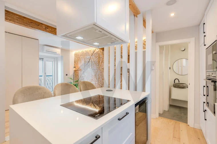 Apartamento T1 para Venda em Santa Maria Maior Foto 2