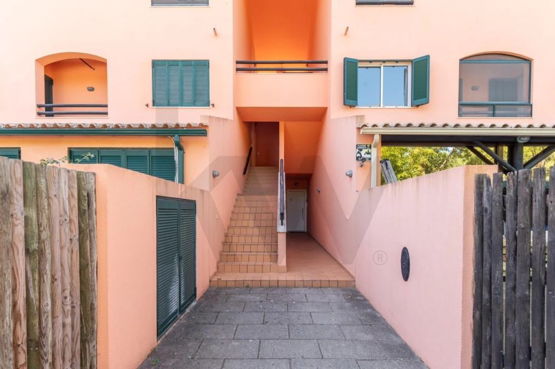 Apartamento T2 para Venda em Charneca de Caparica e Sobreda Foto 21