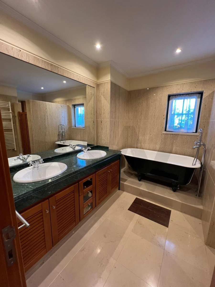 Moradia T4 para Venda em São João das Lampas e Terrugem Foto 26