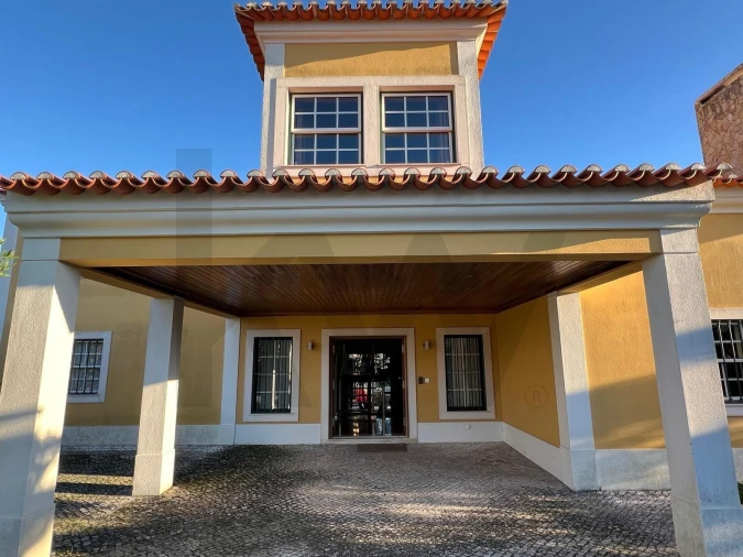 Moradia T4 para Venda em São João das Lampas e Terrugem Foto 1