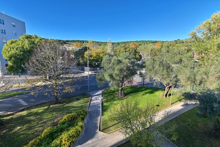 Apartamento T3 para Venda em Carnaxide e Queijas Foto 15