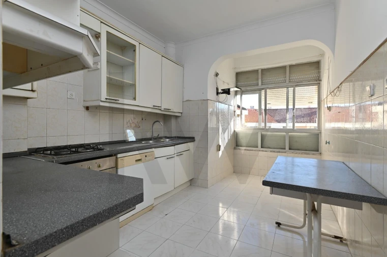 Apartamento T3 para Venda em Carnaxide e Queijas Foto 1