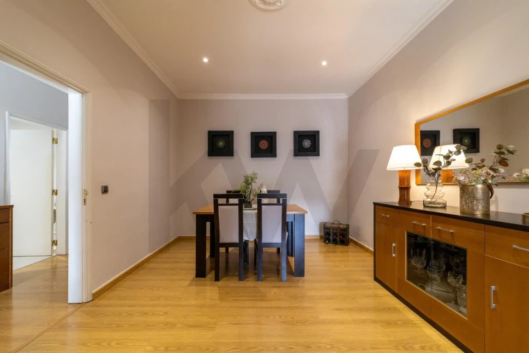 Apartamento T5 para Venda em Campo de Ourique Foto 10