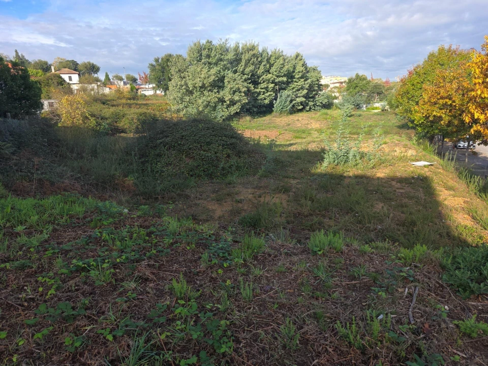 Terreno para Venda em São João da Madeira Foto 2
