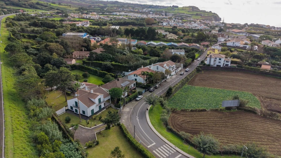 Moradia T7 para Arrendamento em Lagoa (Nossa Senhora do Rosario) Foto 2