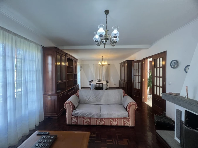 Moradia T7 para Arrendamento em Lagoa (Nossa Senhora do Rosario) Foto 9