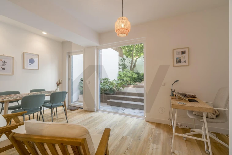 Apartamento T2 para Arrendamento em Campo de Ourique Foto 1