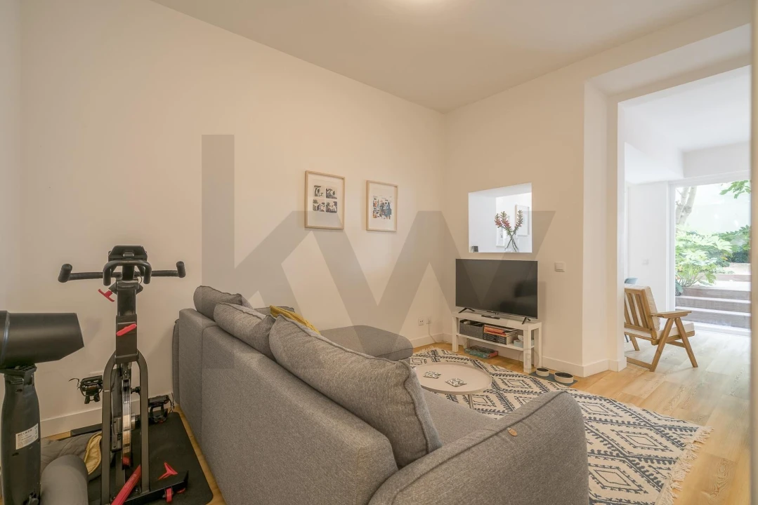 Apartamento T2 para Arrendamento em Campo de Ourique Foto 9