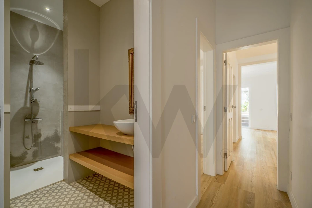 Apartamento T2 para Arrendamento em Campo de Ourique Foto 16