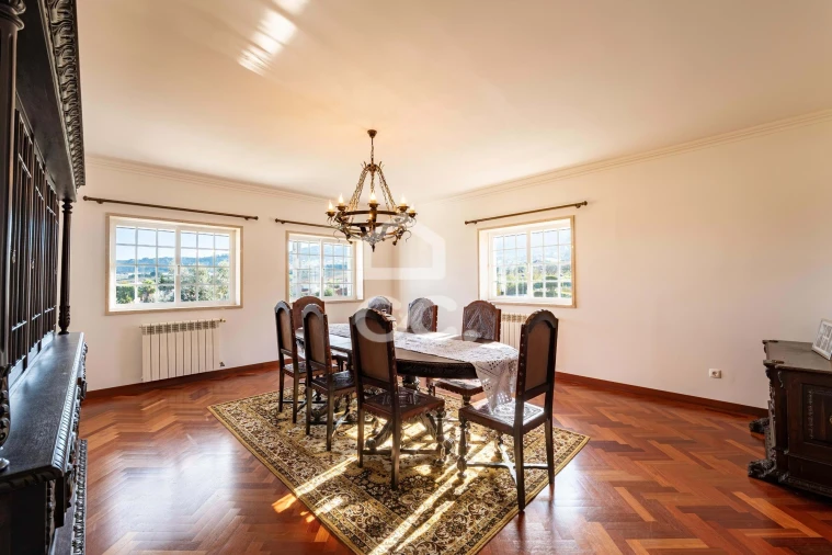 Moradia T4 para Venda em Vilarinho dos Galegos e Ventozelo Foto 17