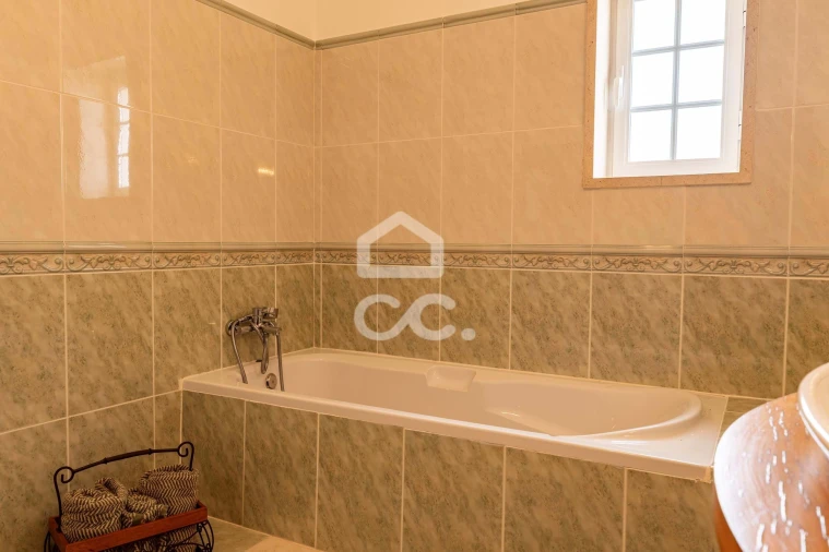 Moradia T4 para Venda em Vilarinho dos Galegos e Ventozelo Foto 35