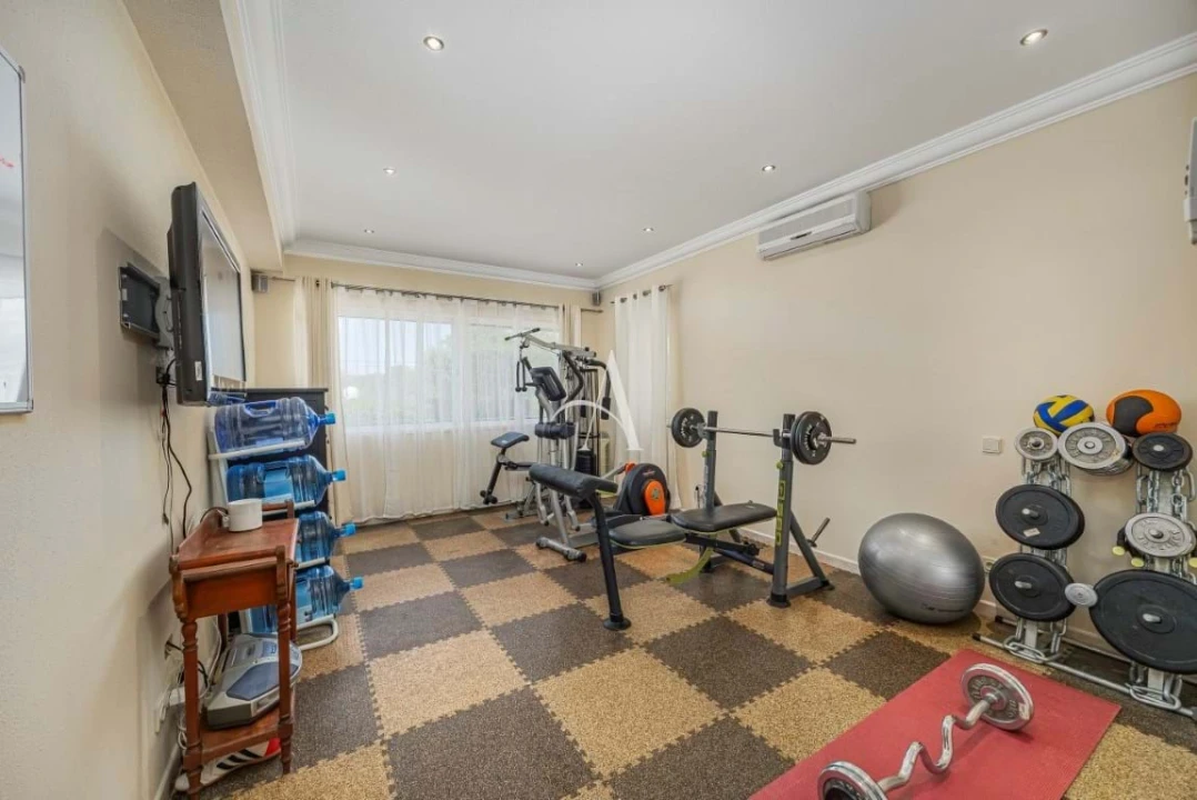 Moradia T4 para Venda em Santa Barbara de Nexe Foto 29