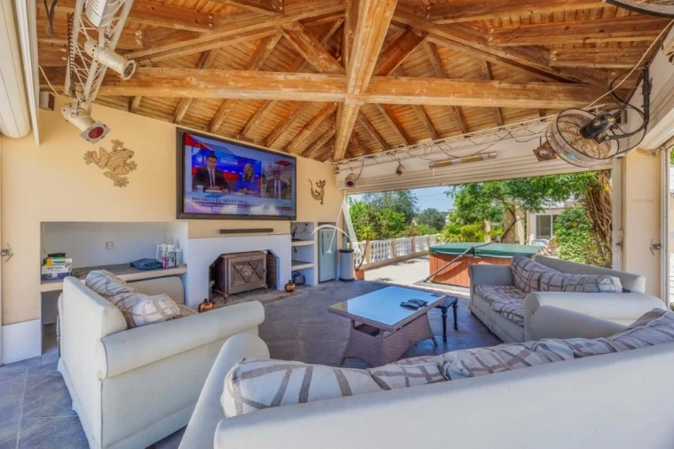 Moradia T4 para Venda em Santa Barbara de Nexe Foto 47