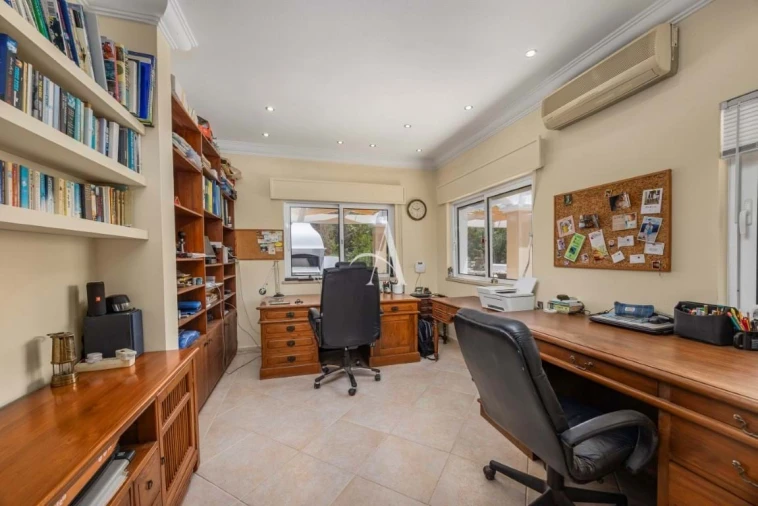 Moradia T4 para Venda em Santa Barbara de Nexe Foto 53