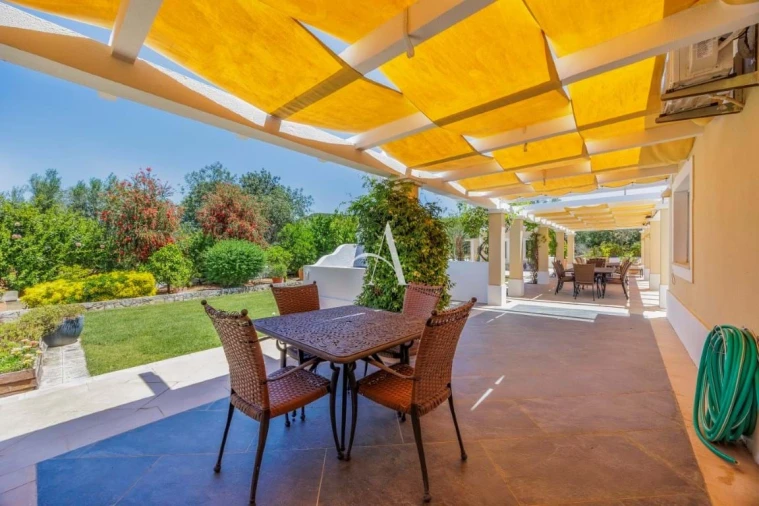 Moradia T4 para Venda em Santa Barbara de Nexe Foto 33